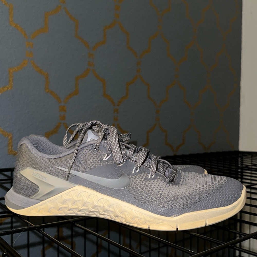 Nike Metcon grey/white training shoe 9
